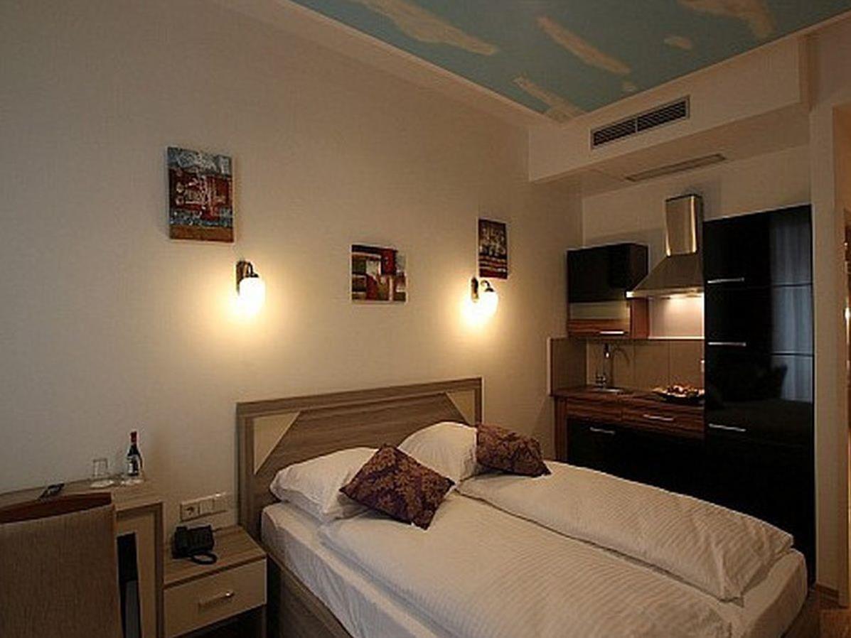 Hotel Kavun Мюнхен Екстериор снимка