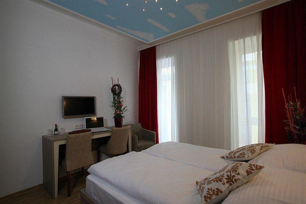 Hotel Kavun Мюнхен Екстериор снимка