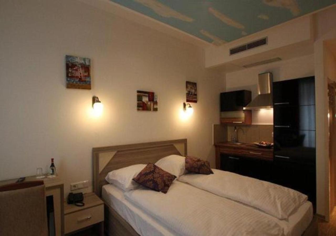 Hotel Kavun Мюнхен Екстериор снимка