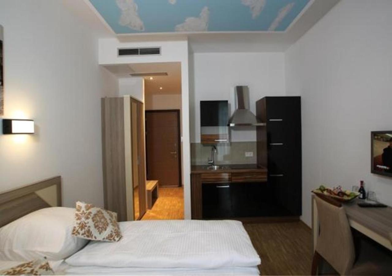 Hotel Kavun Мюнхен Екстериор снимка