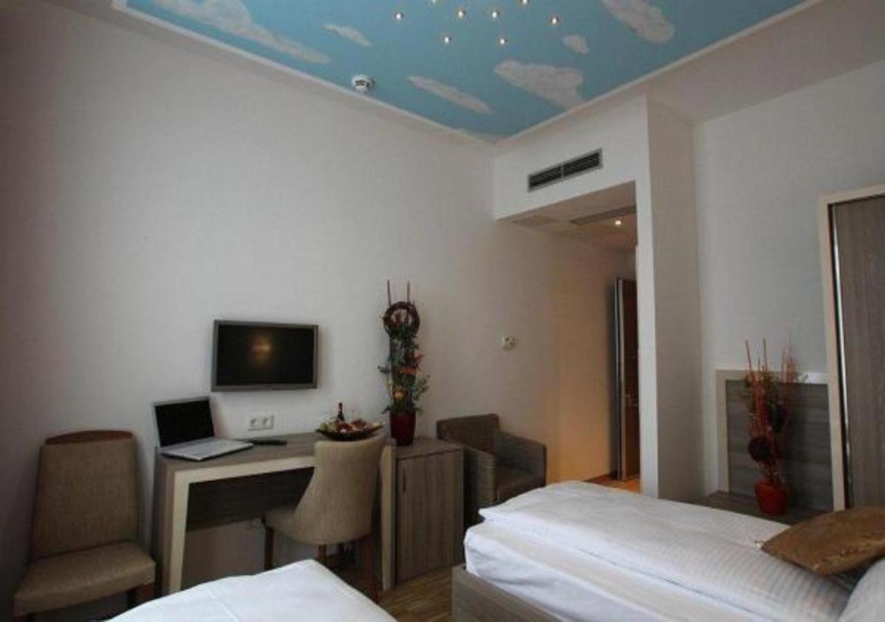 Hotel Kavun Мюнхен Екстериор снимка
