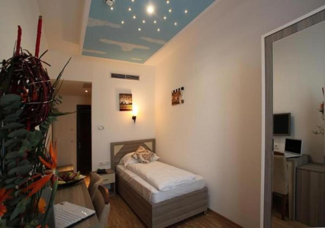 Hotel Kavun Мюнхен Екстериор снимка