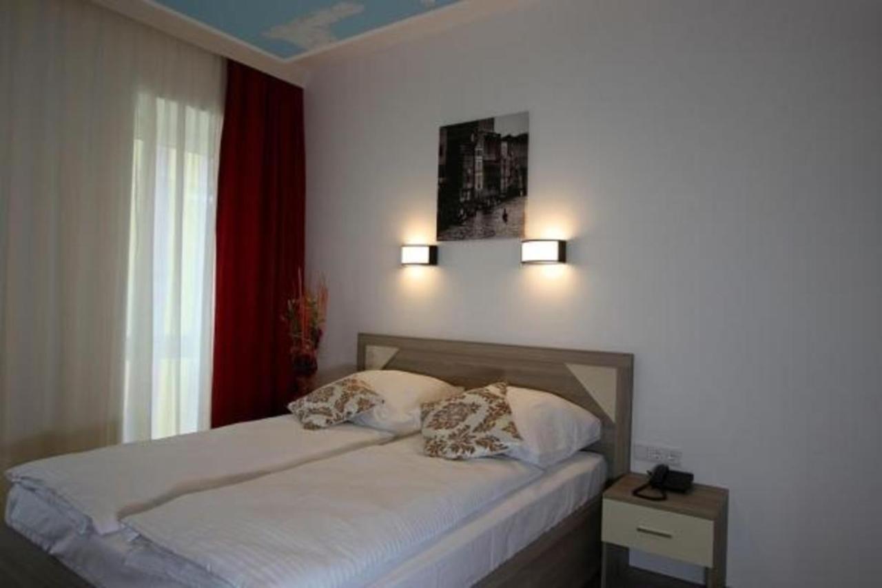 Hotel Kavun Мюнхен Екстериор снимка